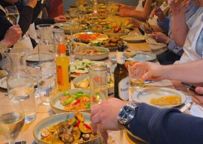 Kochkurs, gemeinsames Essen